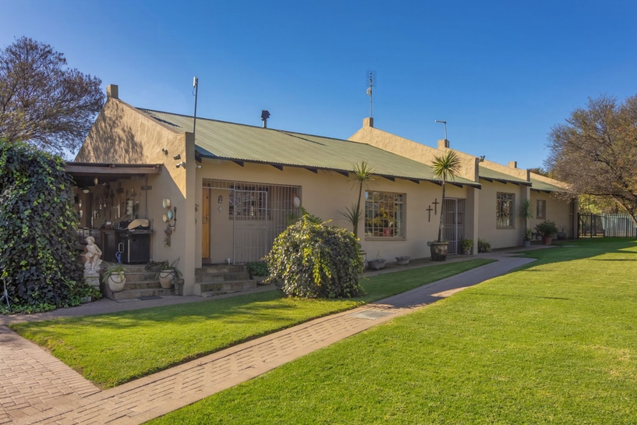 4 Bedroom Property for Sale in Kroonstad Rural Free State